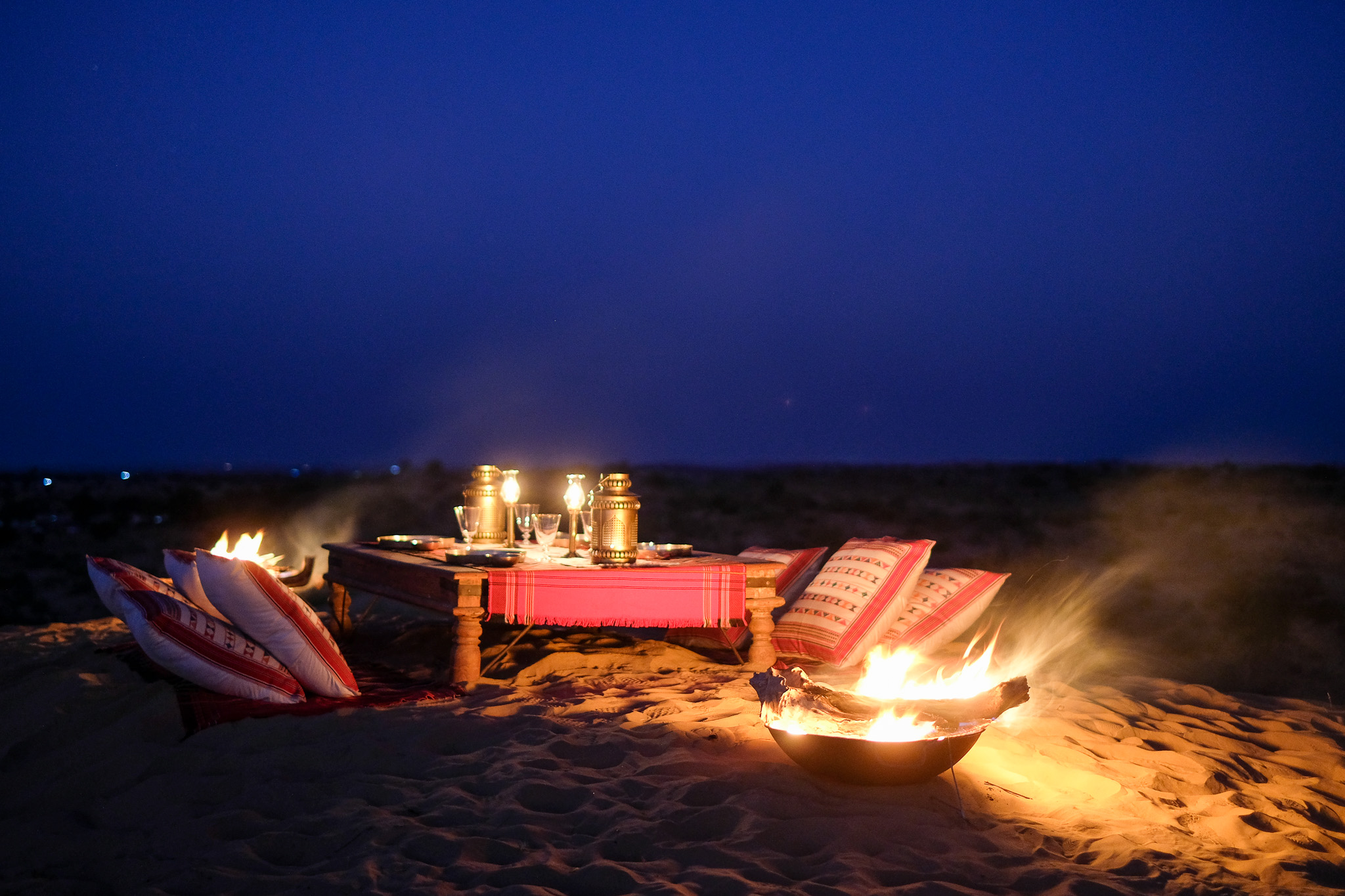 At Kaner Retreat, experience a unique dinner under the Thar Desert stars.